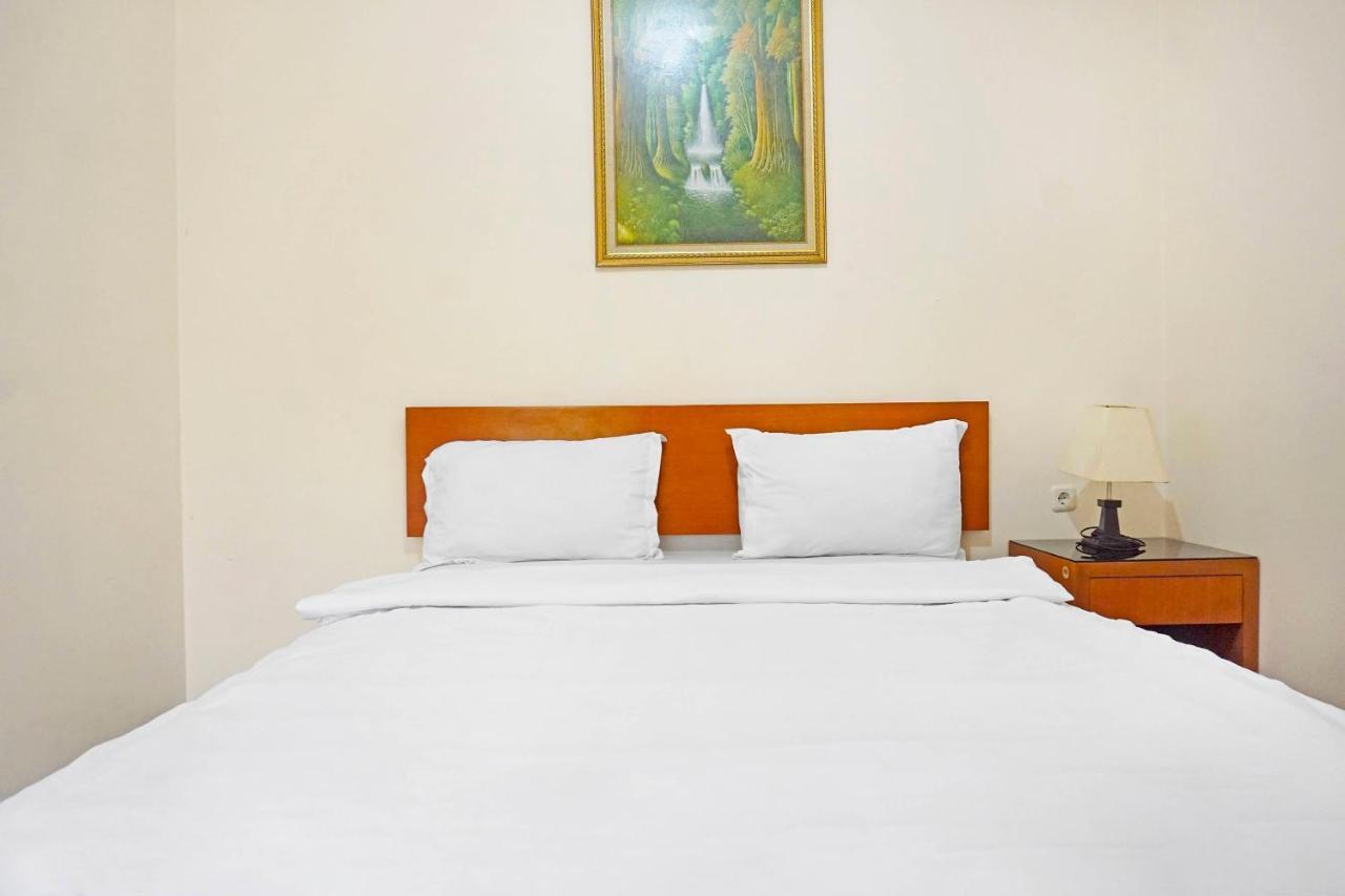 Hotel Collection O 91380 Golden Mansion Jakarta Exterior foto