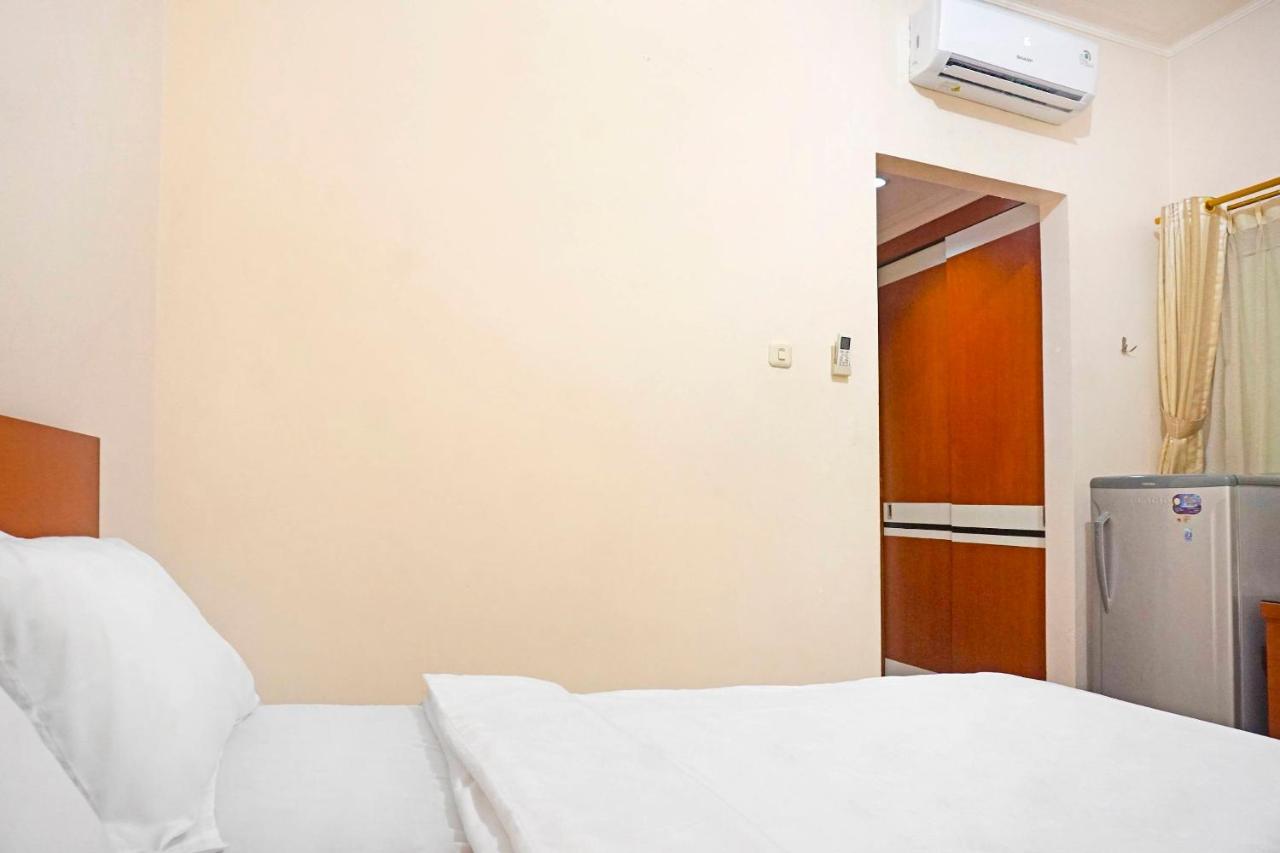 Hotel Collection O 91380 Golden Mansion Jakarta Exterior foto