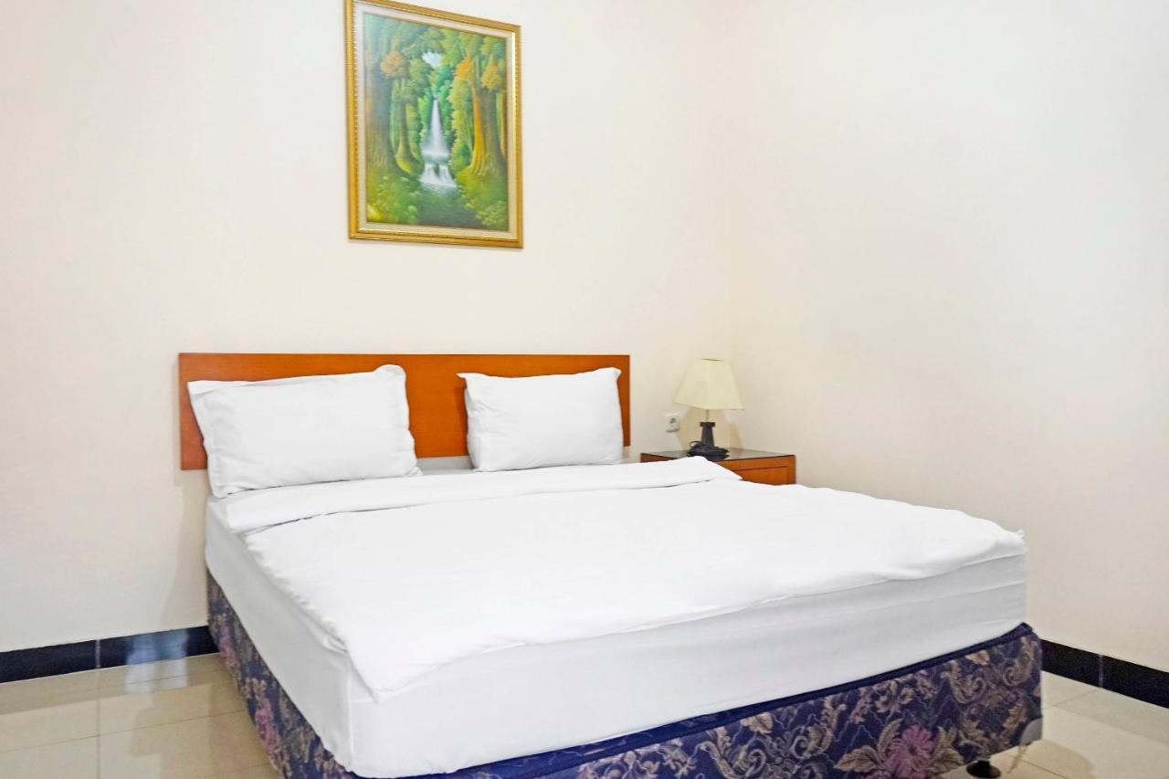 Hotel Collection O 91380 Golden Mansion Jakarta Exterior foto