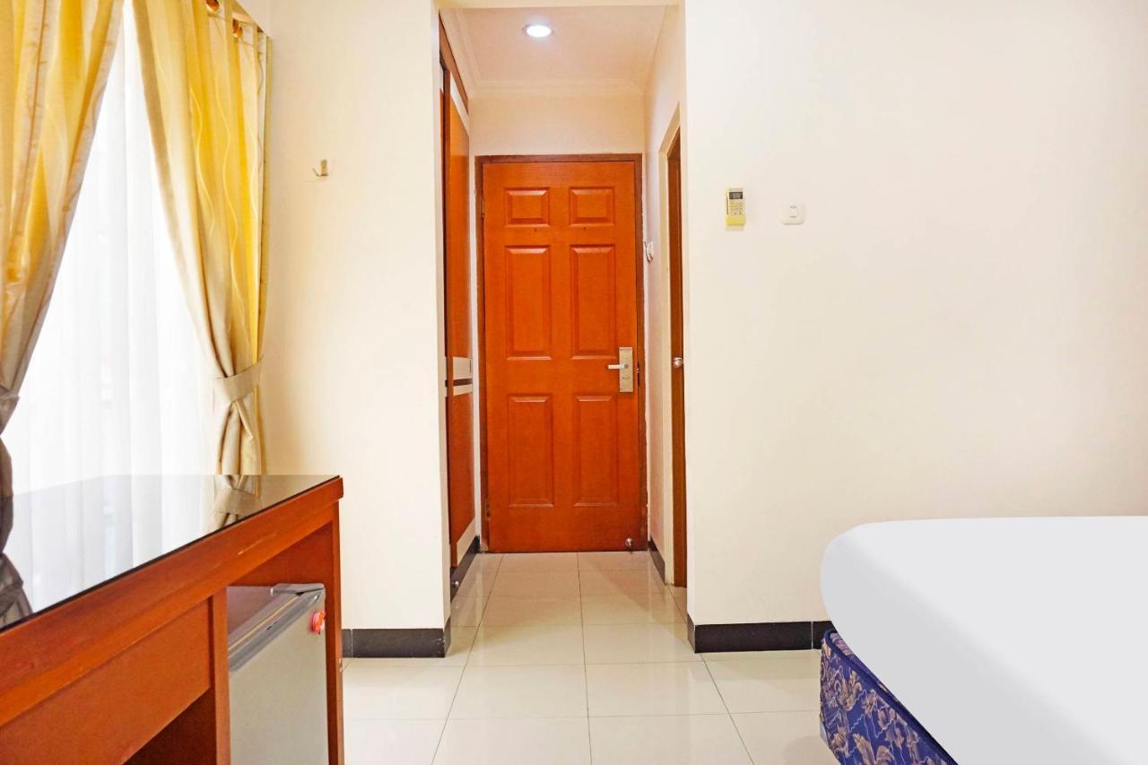 Hotel Collection O 91380 Golden Mansion Jakarta Exterior foto